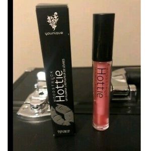 Younique Moodstruck hottie lip plumper